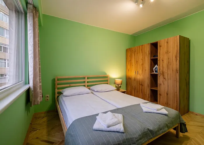 Peaceful With Free Parking * וארנה