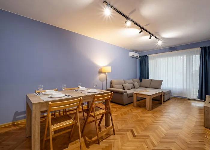 Peaceful With Free Parking דירה