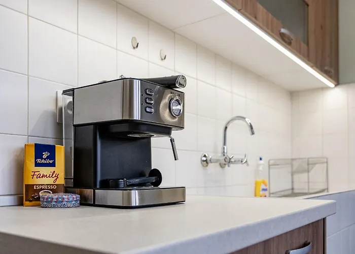 Peaceful With Free Parking וארנה