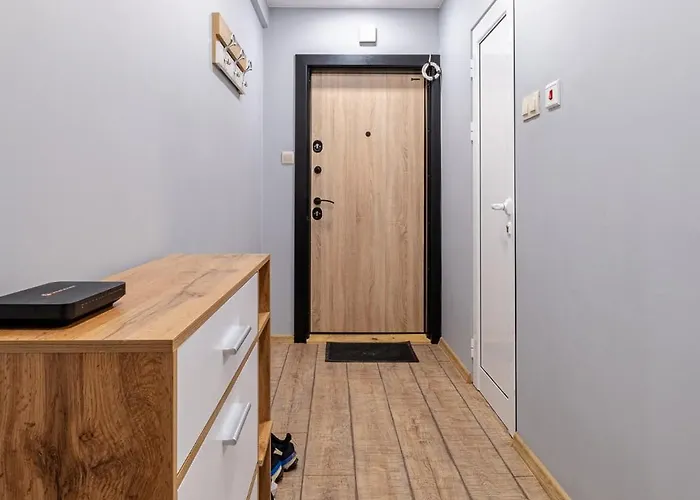 Peaceful With Free Parking וארנה