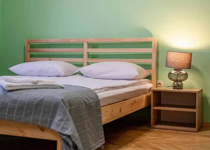 Peaceful With Free Parking * וארנה